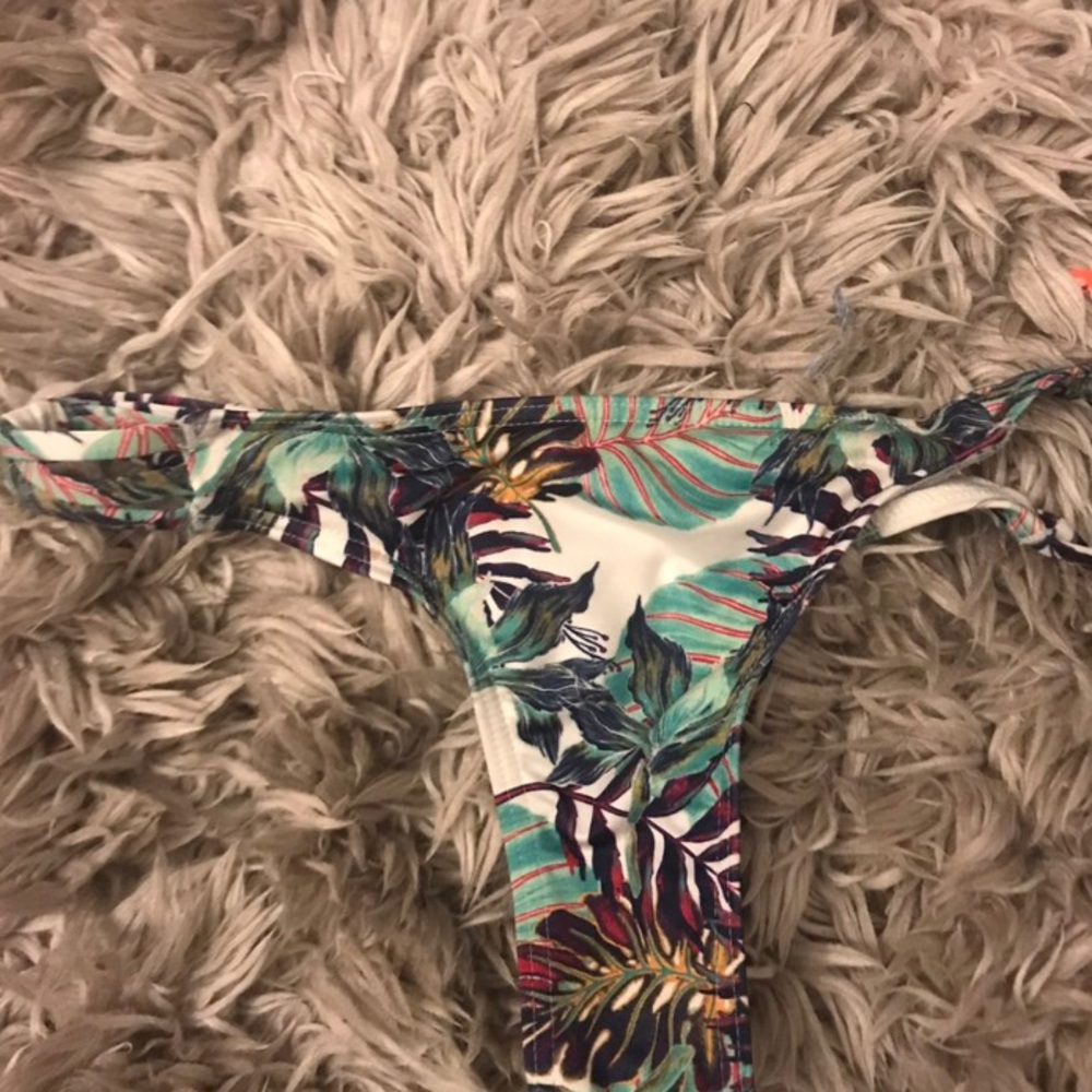 Bikini bottoms
